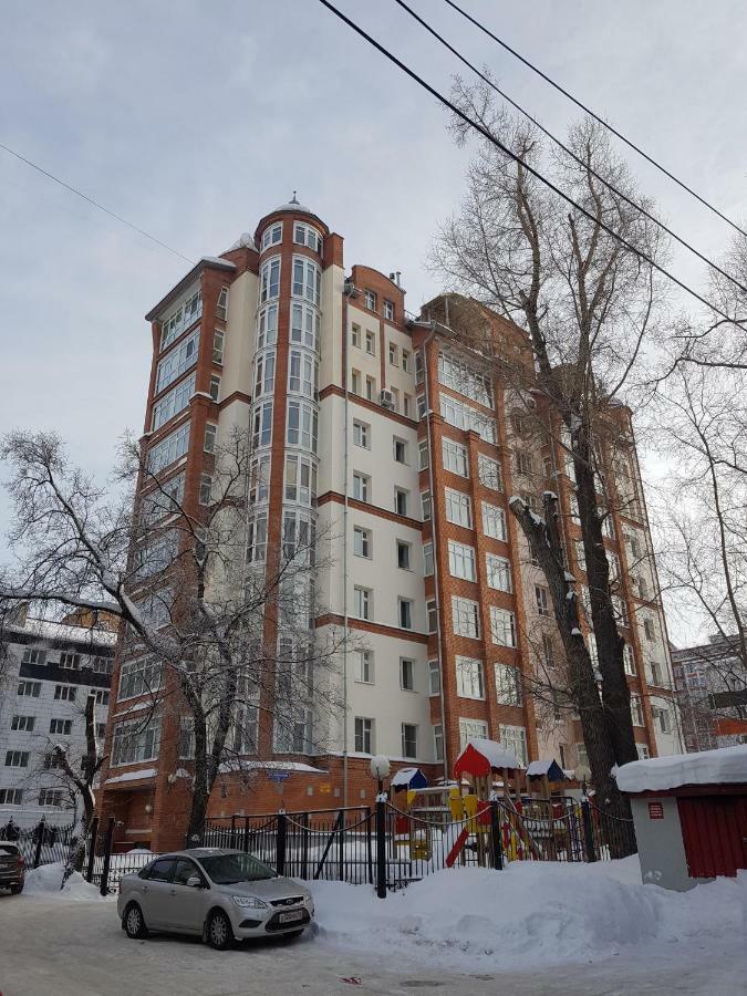 Ferienwohnung Apartament Petrovskie On Kartashova 3 Tomsk Exterior foto